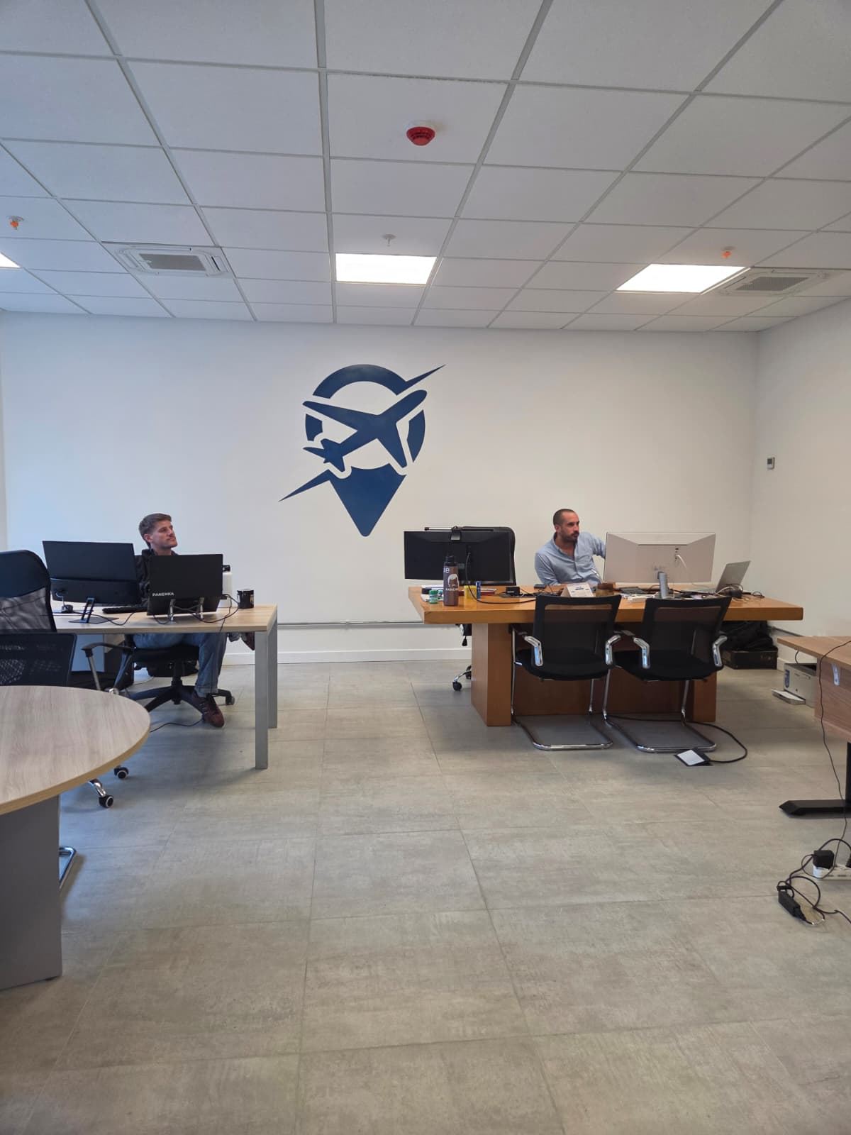 El equipo de Panenka trabajando en la oficina